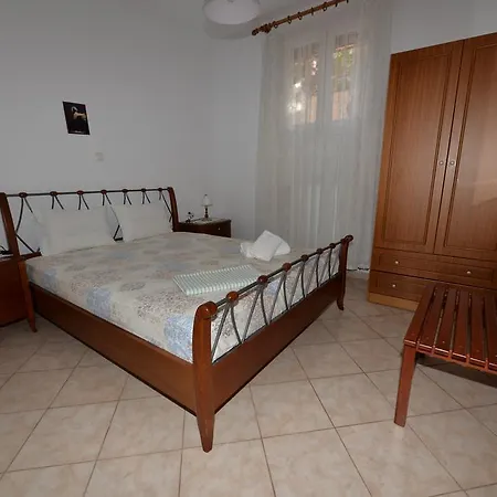 Kostas & Despina Apartman Lídia